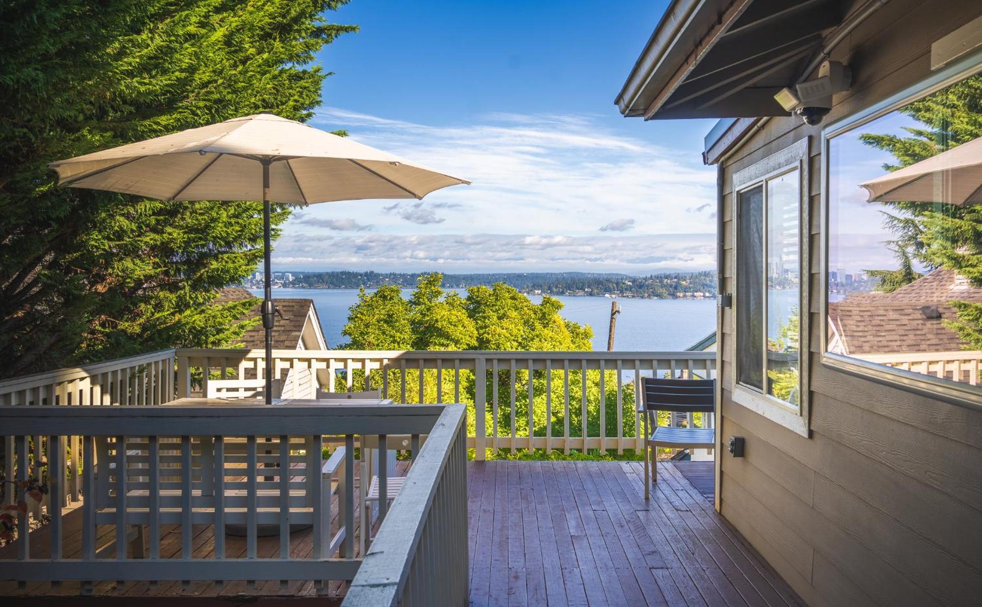 Sunrise On Lake Washington Villa Сиатъл Екстериор снимка
