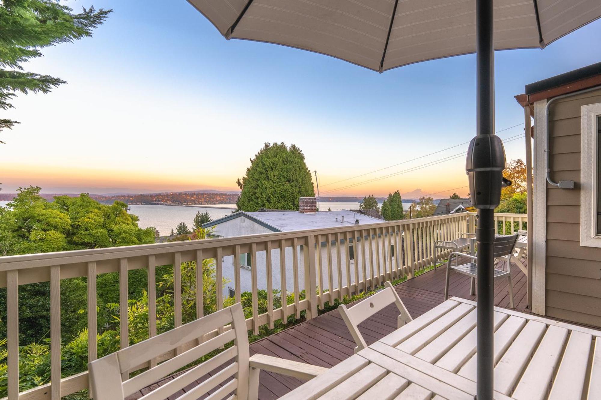 Sunrise On Lake Washington Villa Сиатъл Екстериор снимка