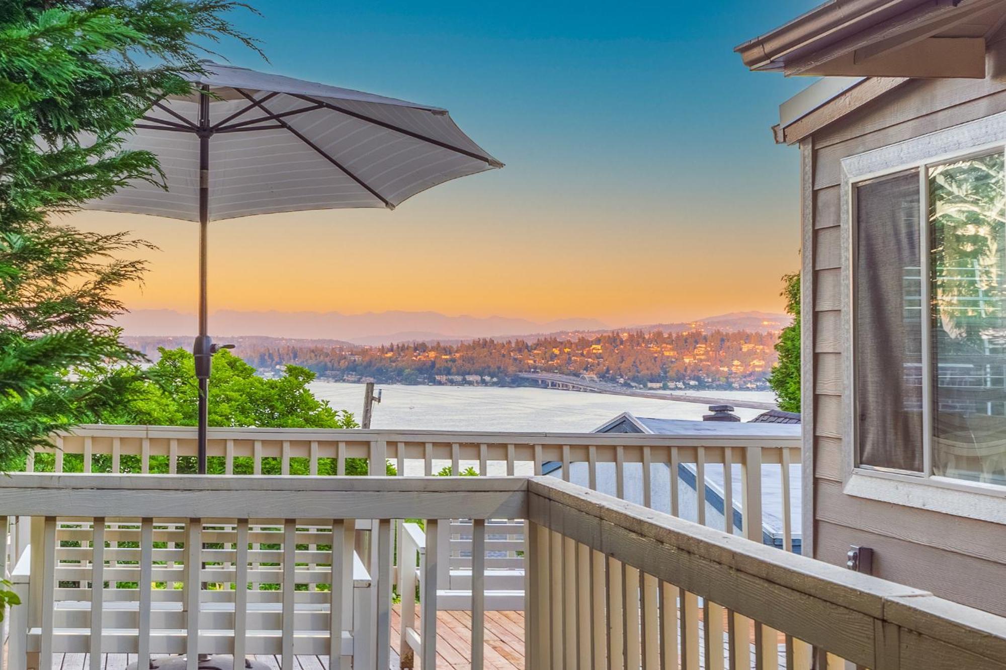 Sunrise On Lake Washington Villa Сиатъл Екстериор снимка